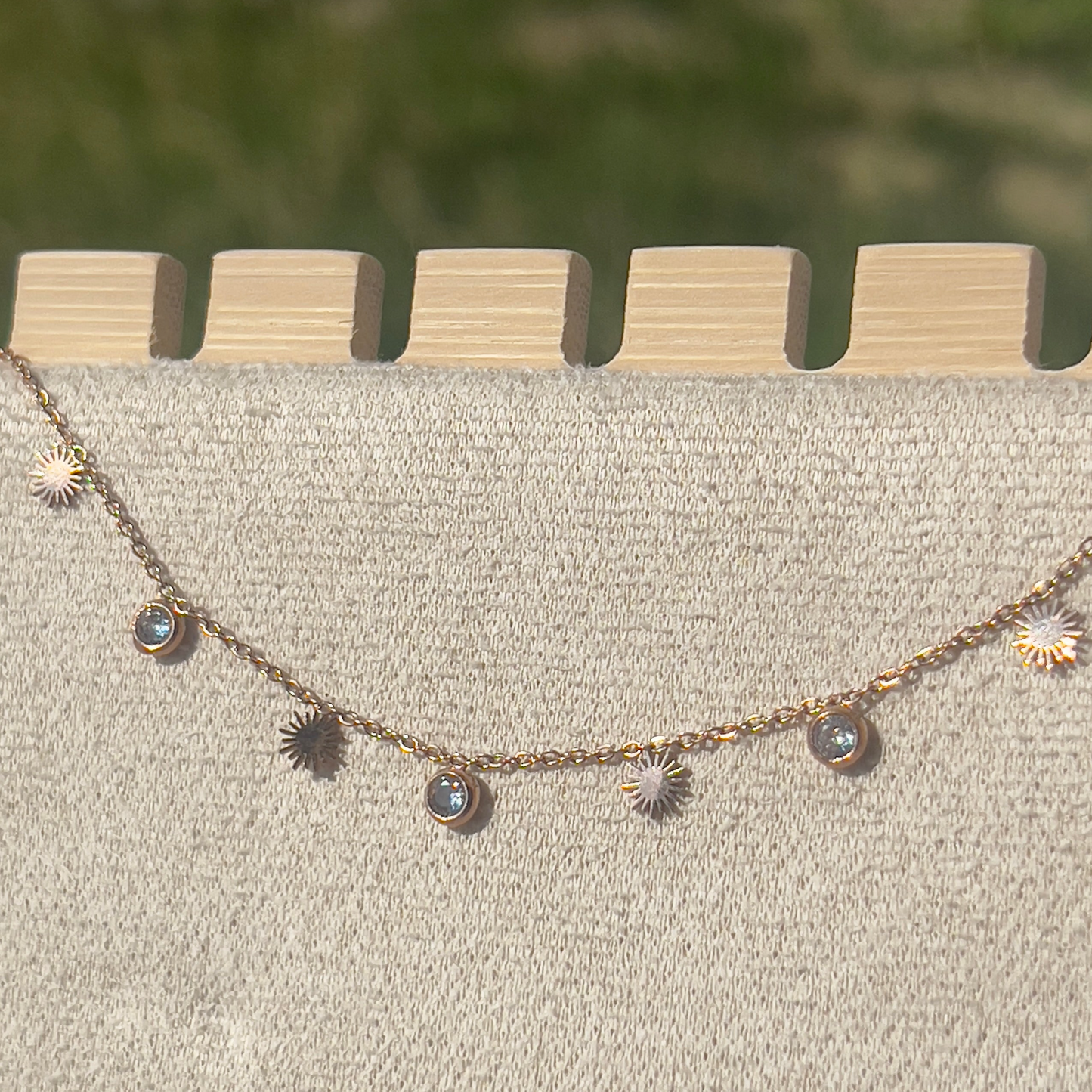 GLEAMING SUN CHARM ANKLET