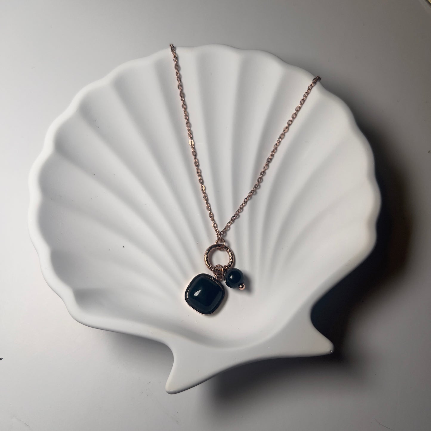 MOONLIT NOIR NECKLACE