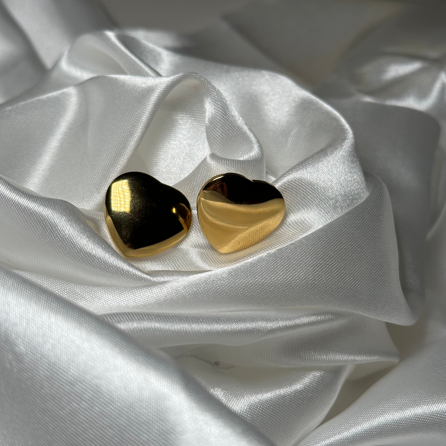 CUPID'S HEART STUD