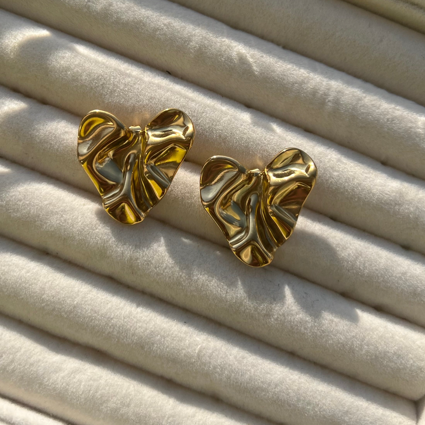 LOVE NOTE STUD